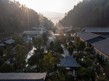 綠沁服務(wù)案例 | 伴山云隱，湯泉漫谷——梁河南甸伴山溫泉小鎮(zhèn)